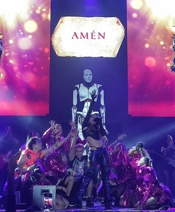 Belinda hace oficial su oracion como la patrona de los amores 2 577x700