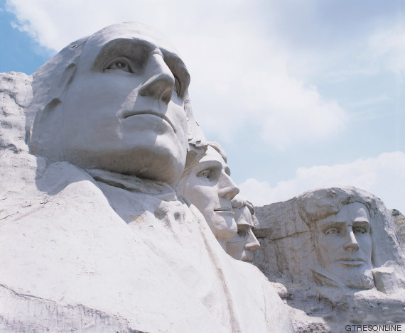 o MONTE RUSHMORE 570