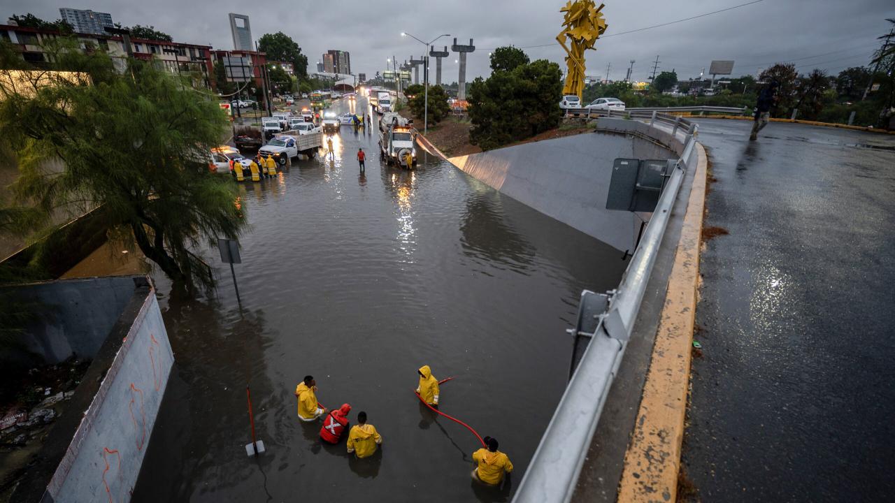 Nuevo Leon suspende labores y transporte por tormenta tropical Alberto